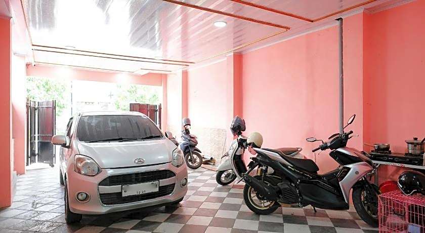 RedDoorz near Sunrise Mall Mojokerto