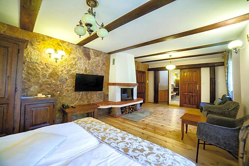 Hotel Dworek Wapionka
