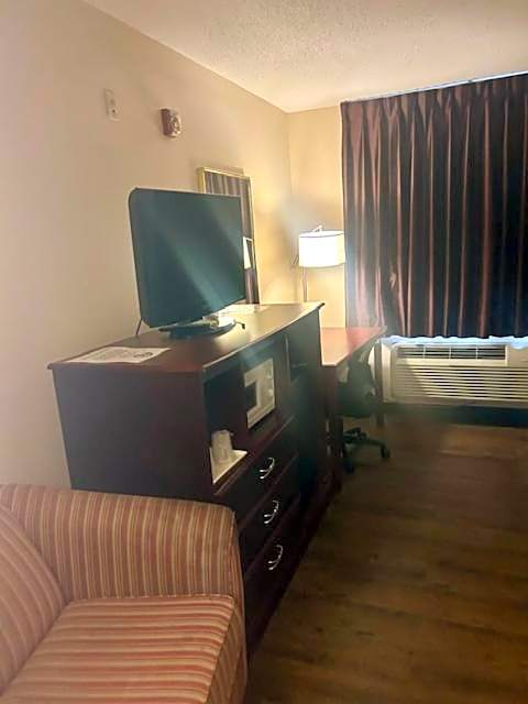Baymont by Wyndham Battle Creek/I-94