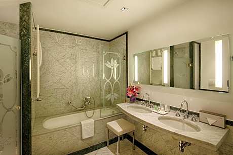 Superior Room (3 adults)