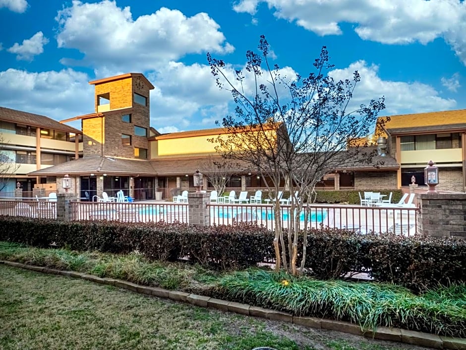 Best Western Plus Saddleback Inn and Conference Center