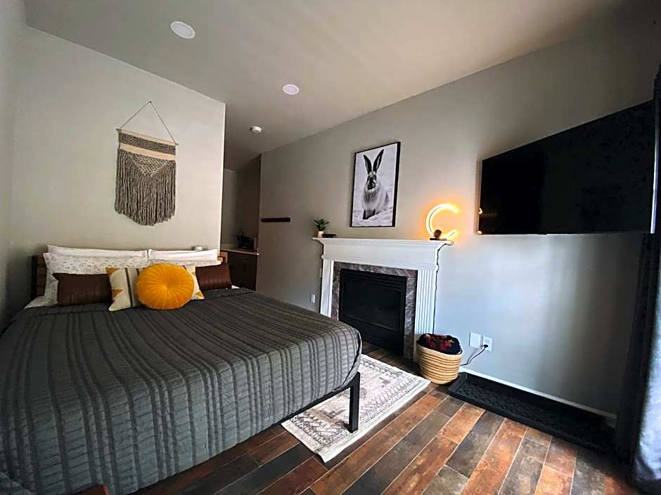 Photo 1 of 1 of Studio 1 Queen Bed