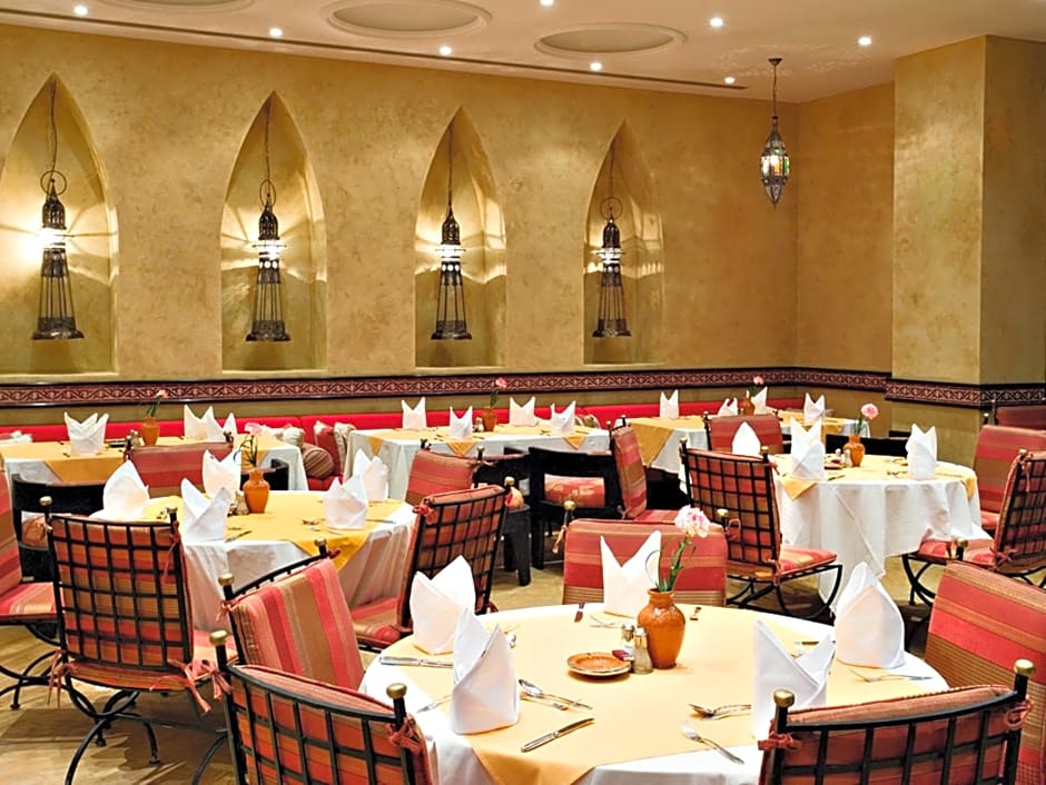 Mercure Grand Hotel Seef Hotel