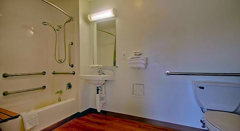 Motel 6 Dania Beach, FL