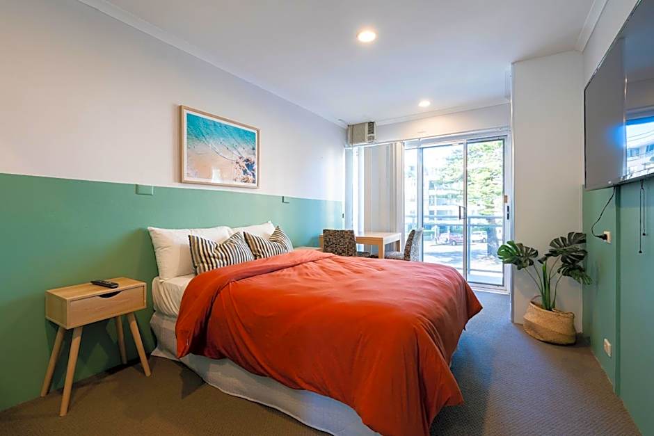 Manly Waves Studios & Apartments