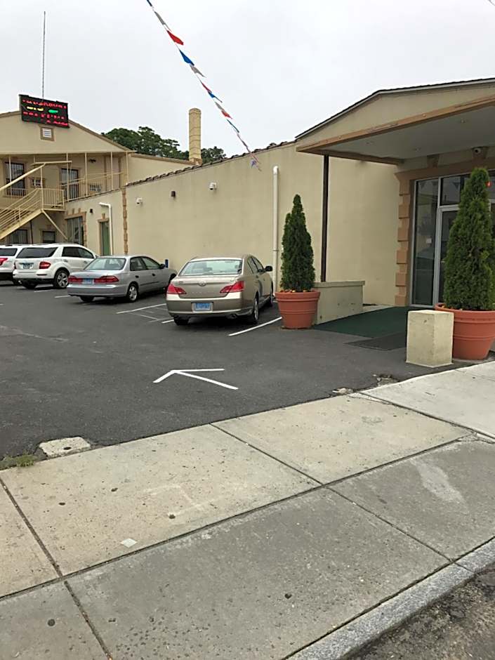 Waterbury Big Apple Motel