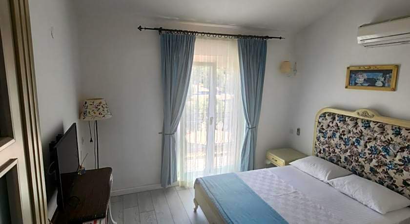 Tarcin Alacati Otel