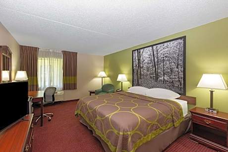 Deluxe King Room - Mobility Access/Non-Smoking