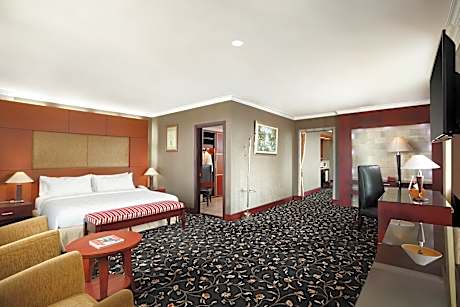 PRESIDENTIAL SUITE