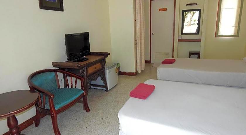 Jinta Hotel Nathon Beach
