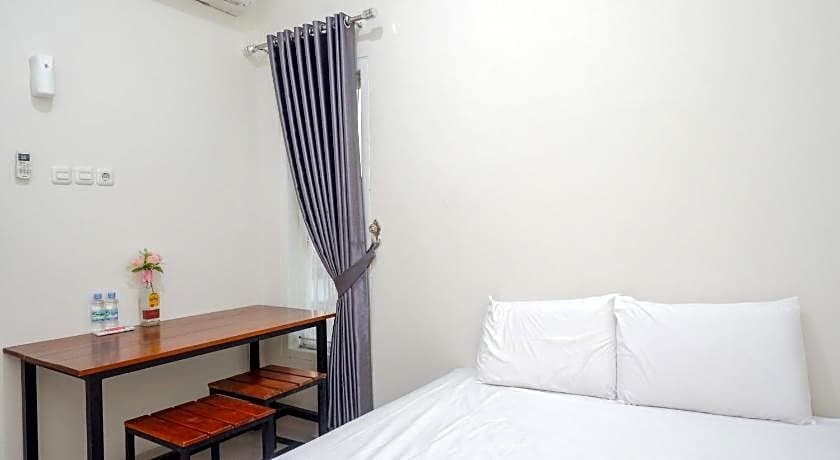 RedDoorz Syariah near RS Mitra Keluarga Tegal