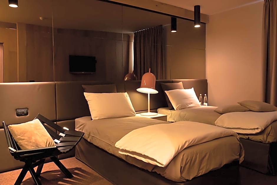 Alexander Charme Hotel