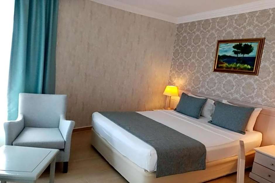 X Life Hotel Sarıgerme 15 - Adult Hotel
