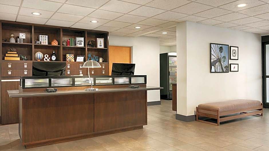 Four Points by Sheraton Raleigh Arena