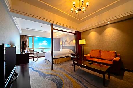 1 King Bed Deluxe Smoking