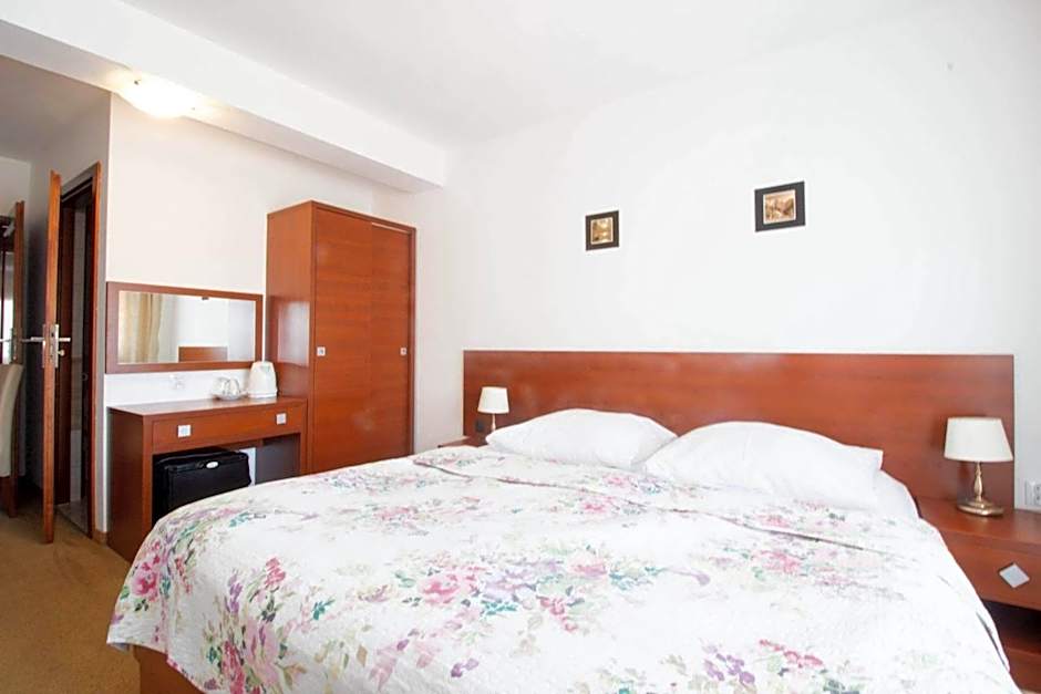 Willa Stożek, 50 m od term i wyciągów narciarskich