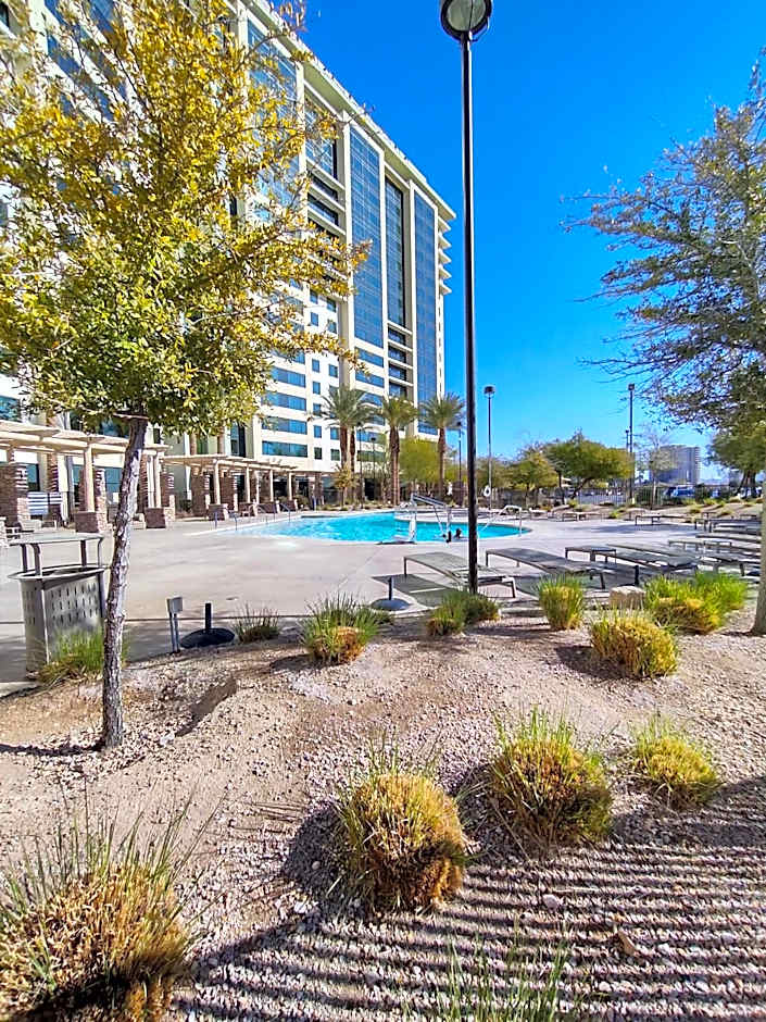 1 bedroom condo F1 / Superbowl Availability