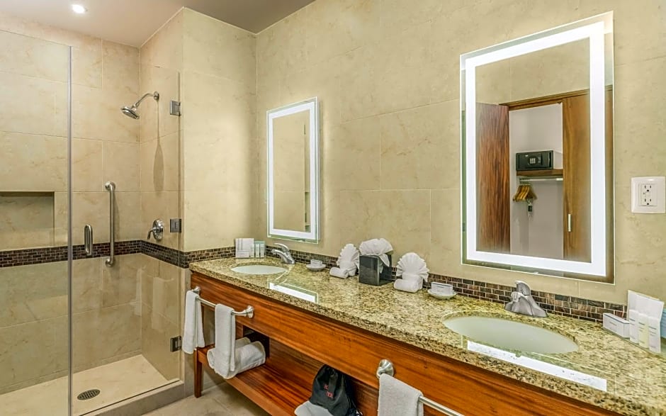Hampton Inn & Suites by Hilton Los Cabos