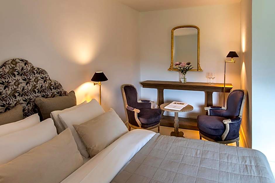 Zamek Sarny - Schloss Scharfeneck