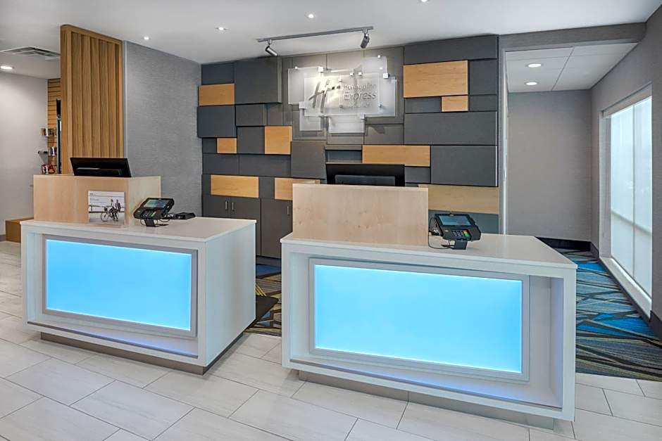 Holiday Inn Express & Suites Bryan - College Station By IHG