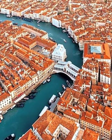 Full Moon view Rialto