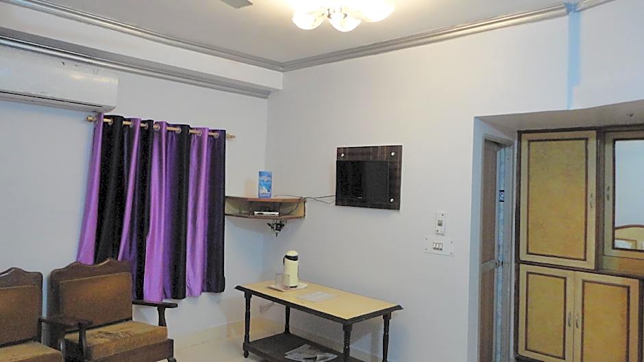 Hotel Swarajya Palace