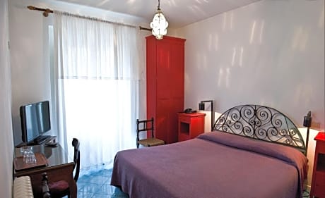 Economy Double or Twin Room with City View