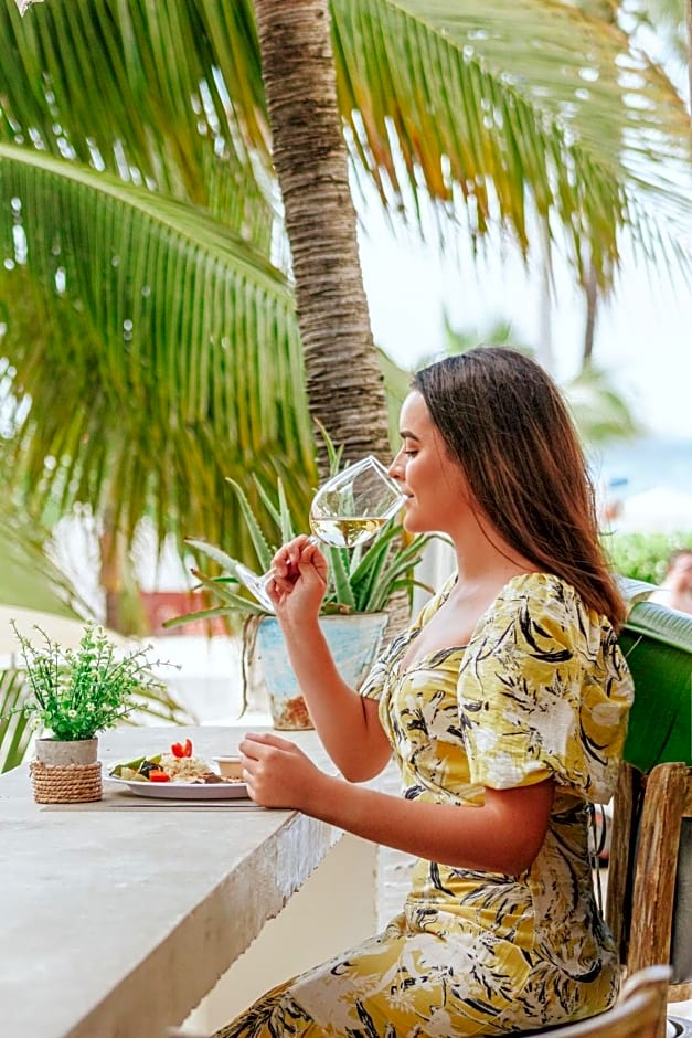 Ixchel Beach Hotel