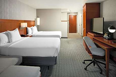 Deluxe Queen Room with Two Queen Beds