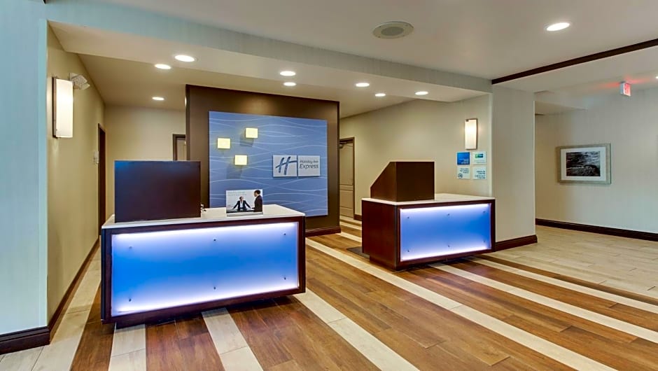 Holiday Inn Express & Suites Cheektowaga North East By IHG