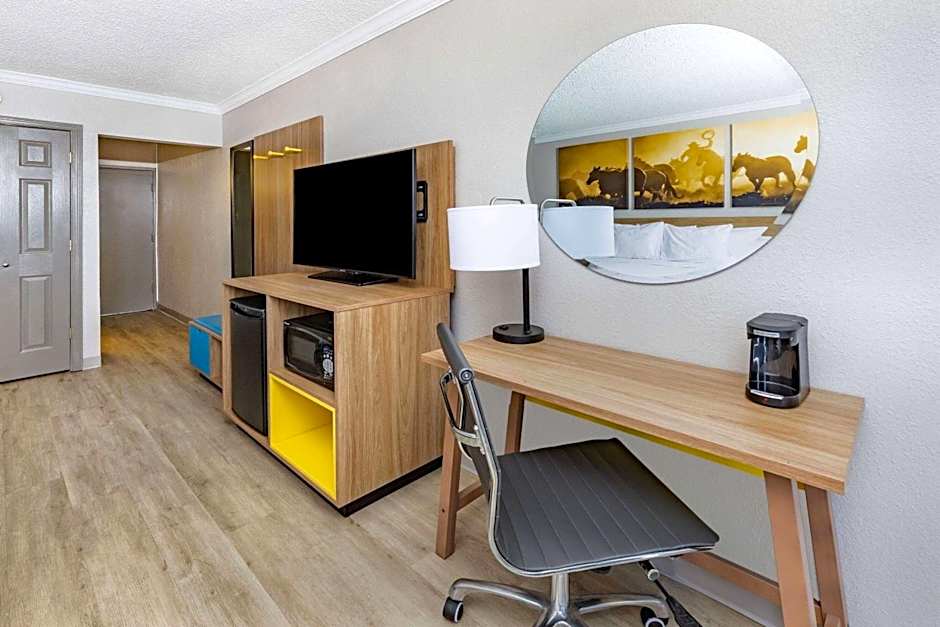 Days Inn by Wyndham Del Rio