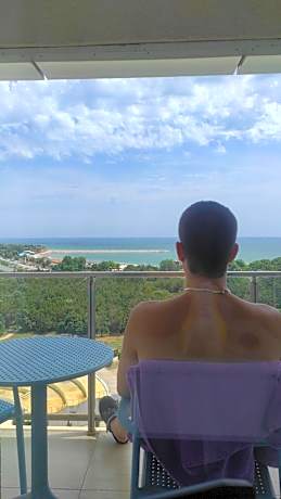 Blooming by the Sea - camere cu vedere frontală spre mare