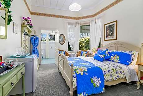 Deluxe Double Room with Shower