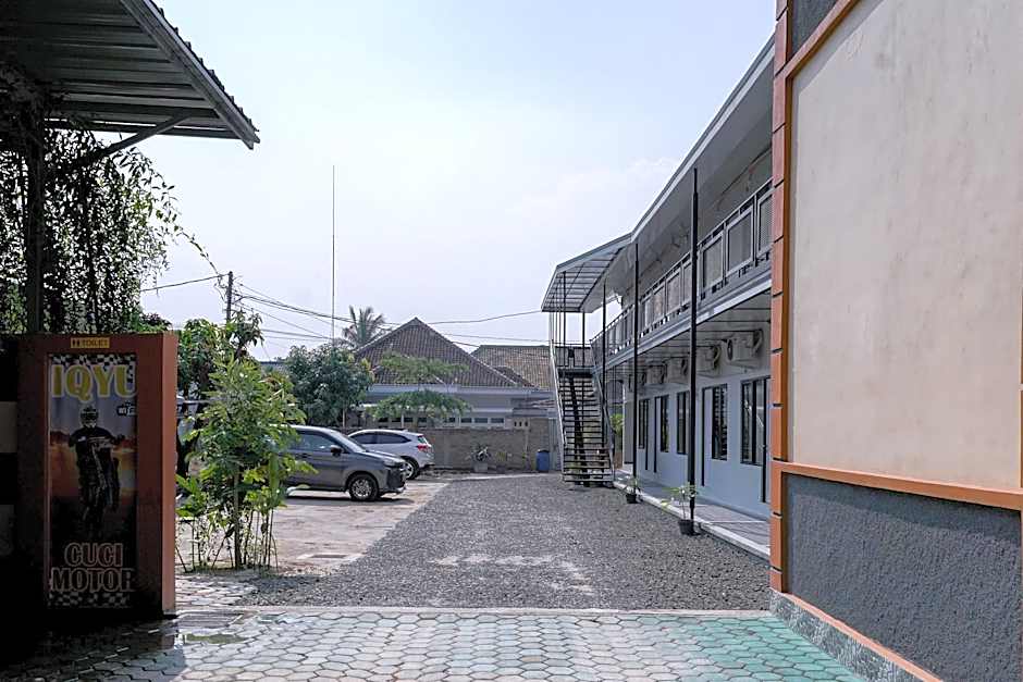 RedDoorz Plus Syariah @ Jalan Endro Suratmin Lampung