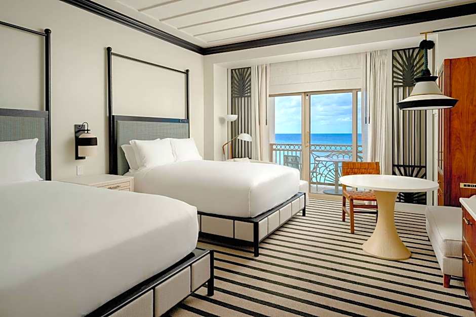 Photo 1 of 1 of 1 Queen Bed, Ocean front