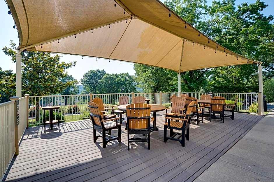 Ozark Mountain Retreat, Family Condo with Resort Amenities