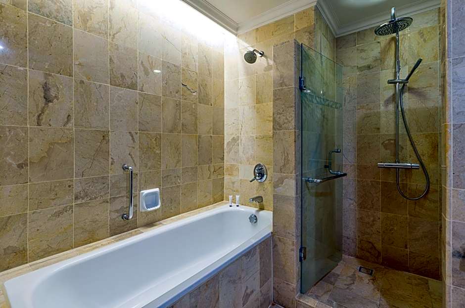 ARTOTEL Suites Aquila - Bandung