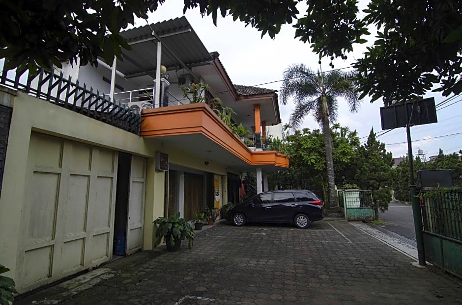 Fora Guesthouse Taman Lingkar
