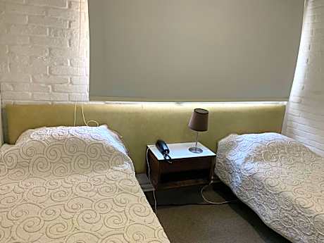TWIN BEDS