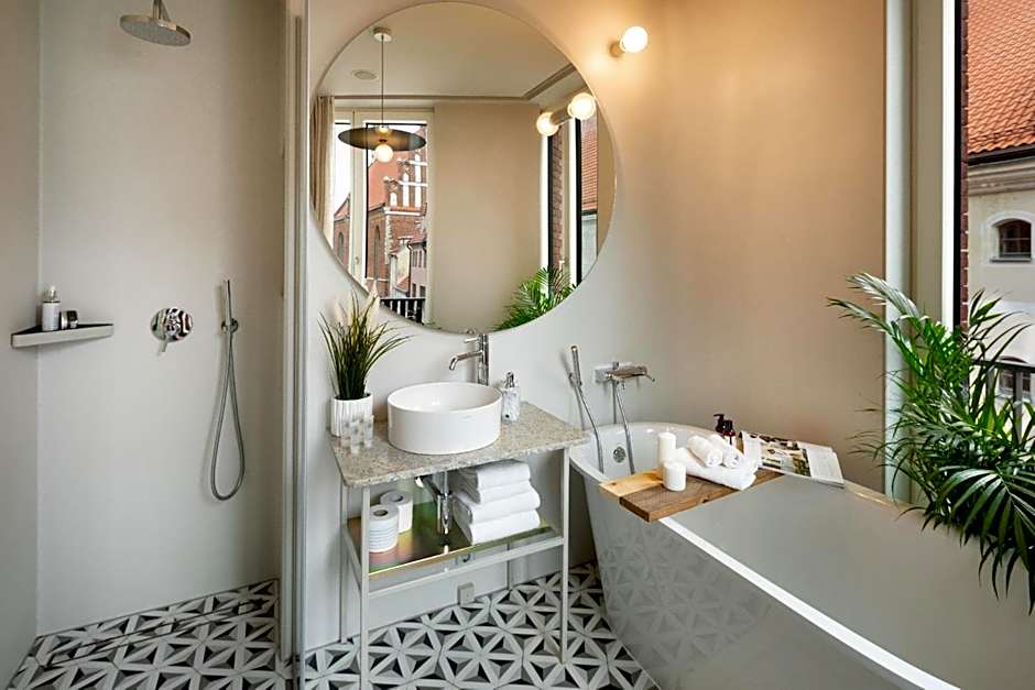 Redstone Apartments & Boutique Suites