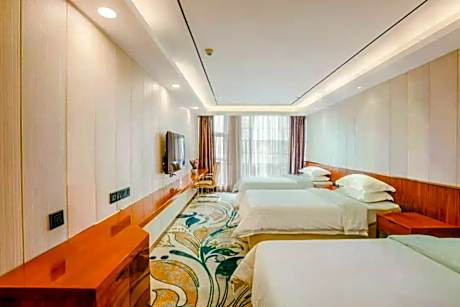 Triple Room With City View