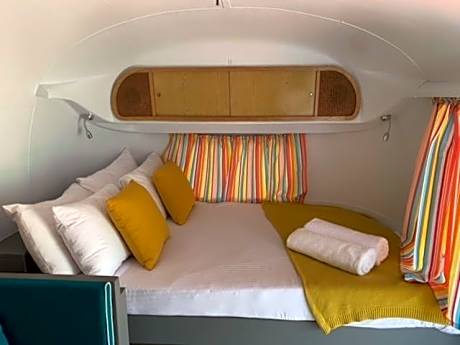 Gidget Airstream - Caravan (shared bathroom)