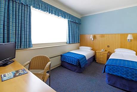 Standard Twin Room with Extra Bed