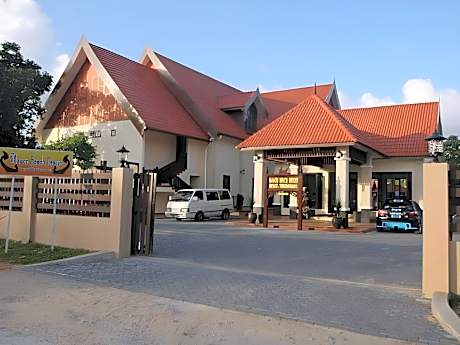 The Manor Beach Resort