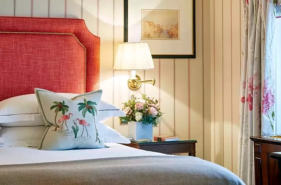 The Capital Hotel, Apartments & Townhouse