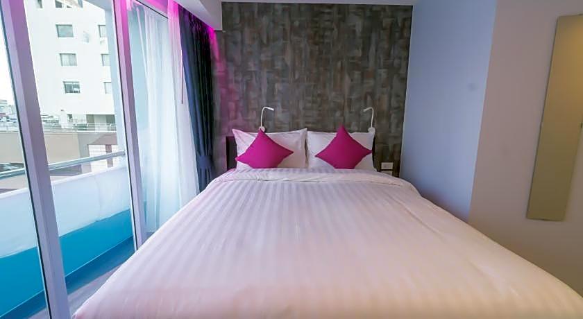 Spark Hotel - MRT Queen Sirikit