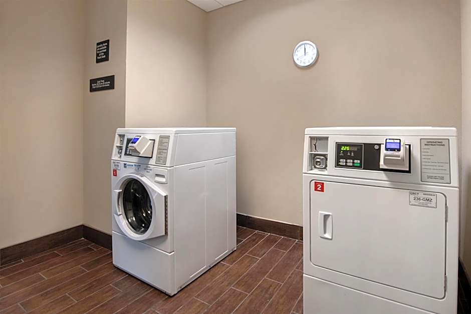 Hampton Inn By Hilton & Suites Harvey