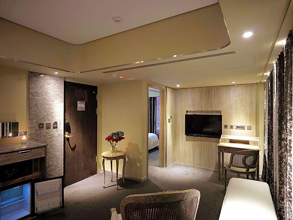 Photo 1 of 8 of Suite
