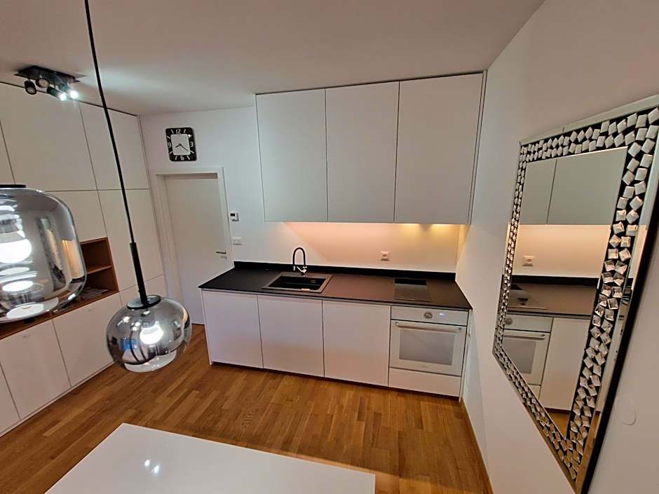 Apartments & Burgers REZIDENCA PIPANOVA