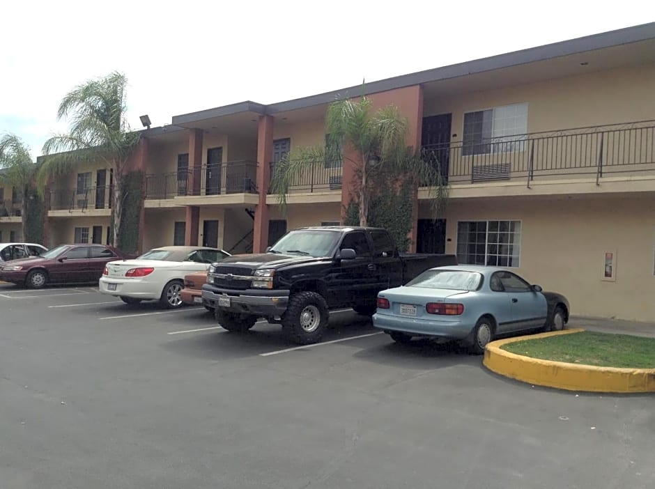 American Inn & Suites
